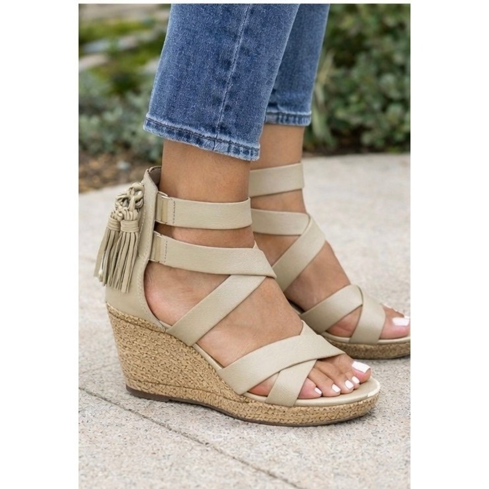 UGG Trina Metallic Gold Leather Tassel Espadrille Wedge Sandals 7.5 1092254
